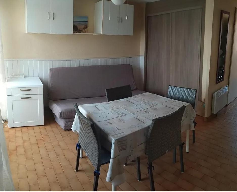 Appartement T2 Avec Piscine, Proche De La Plage Et Du Port Груисан Екстериор снимка